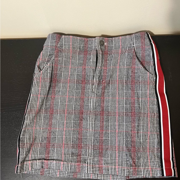 Hollister Plaid Two Piece Set - Picture 8 of 8